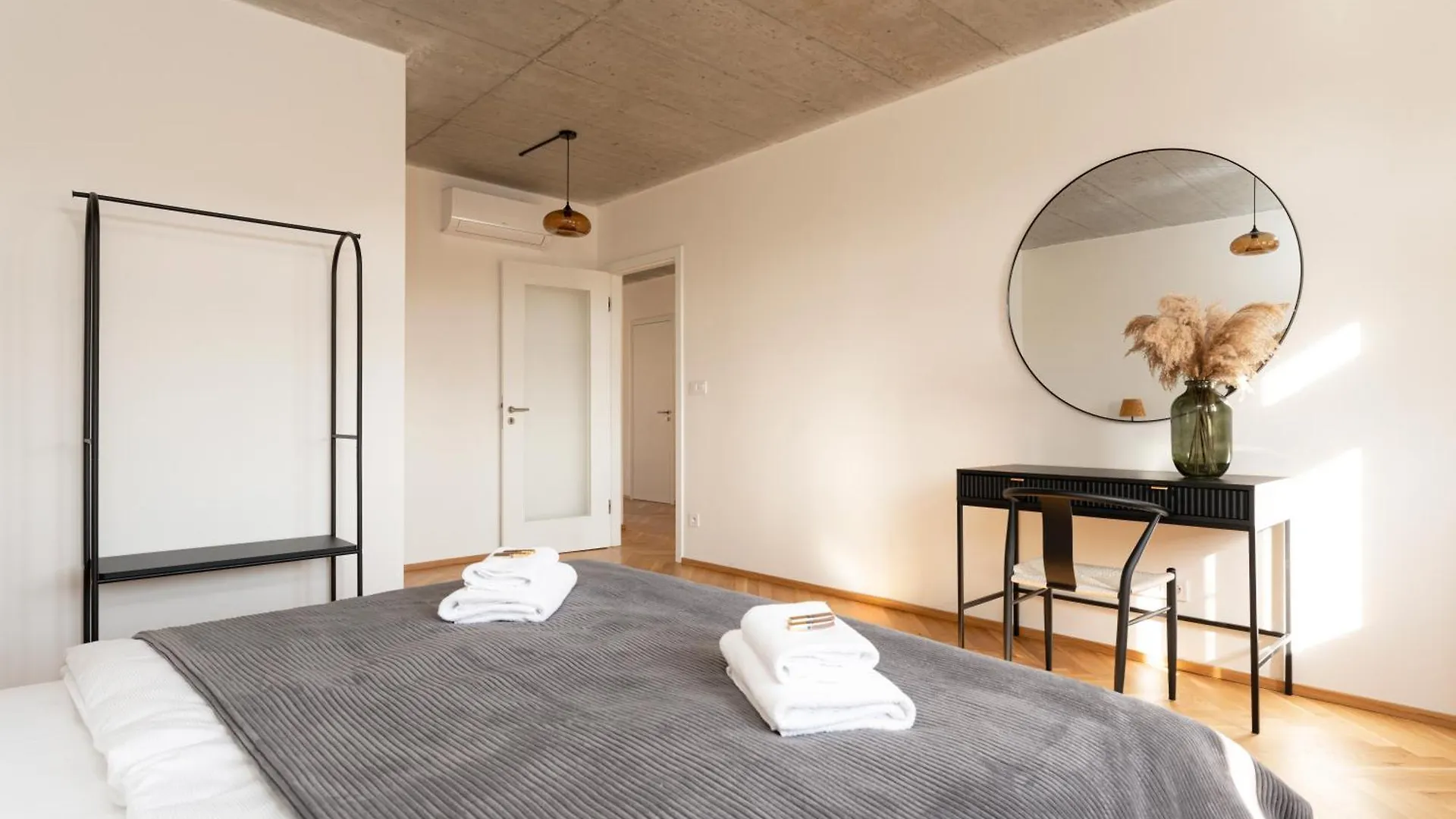 Visit Oomph Apartments Prague