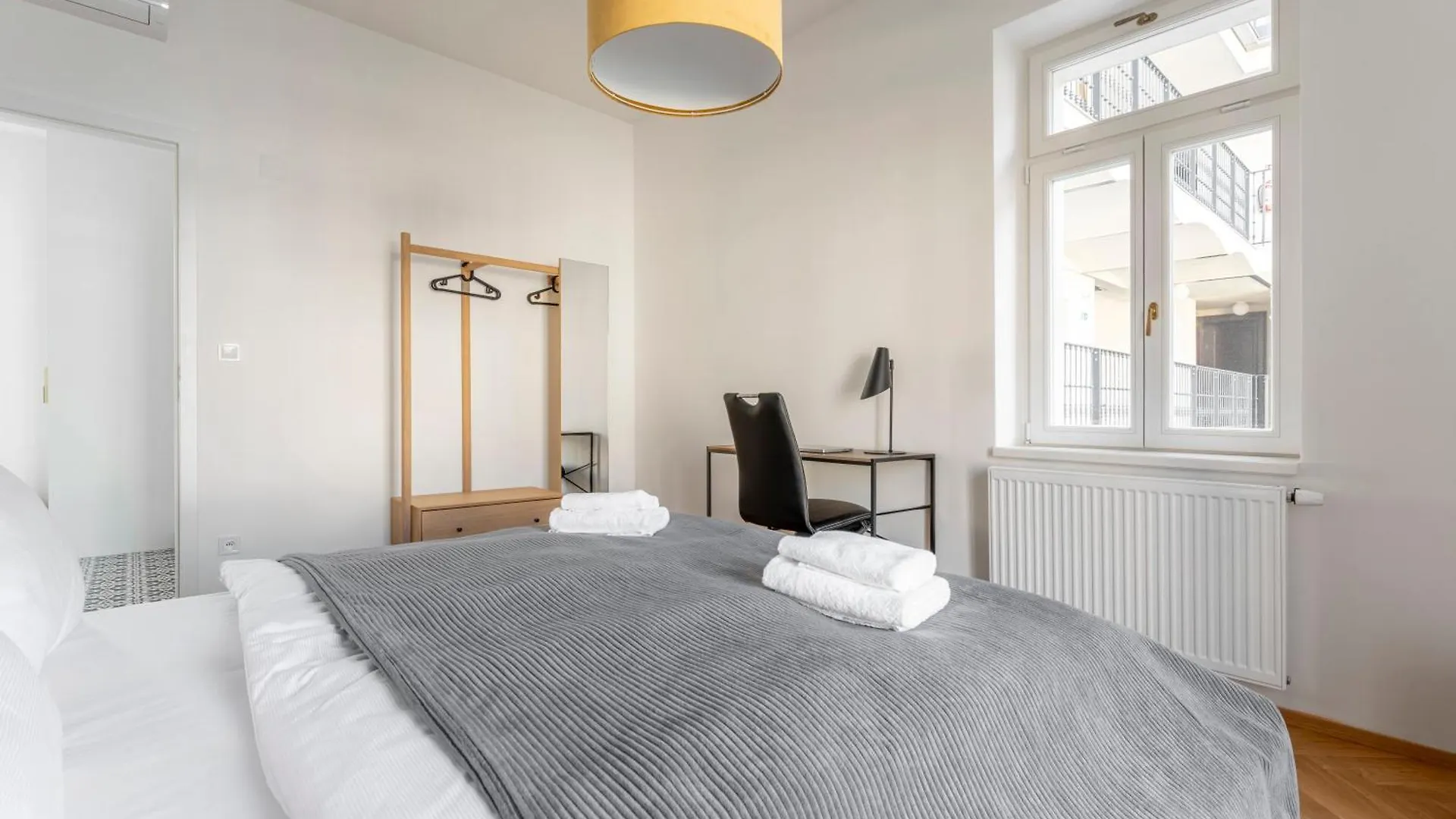 Visit Oomph Apartments Prague 0*,
