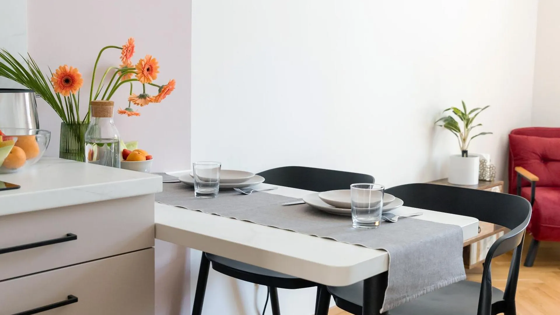 Visit Oomph Apartments Prague
