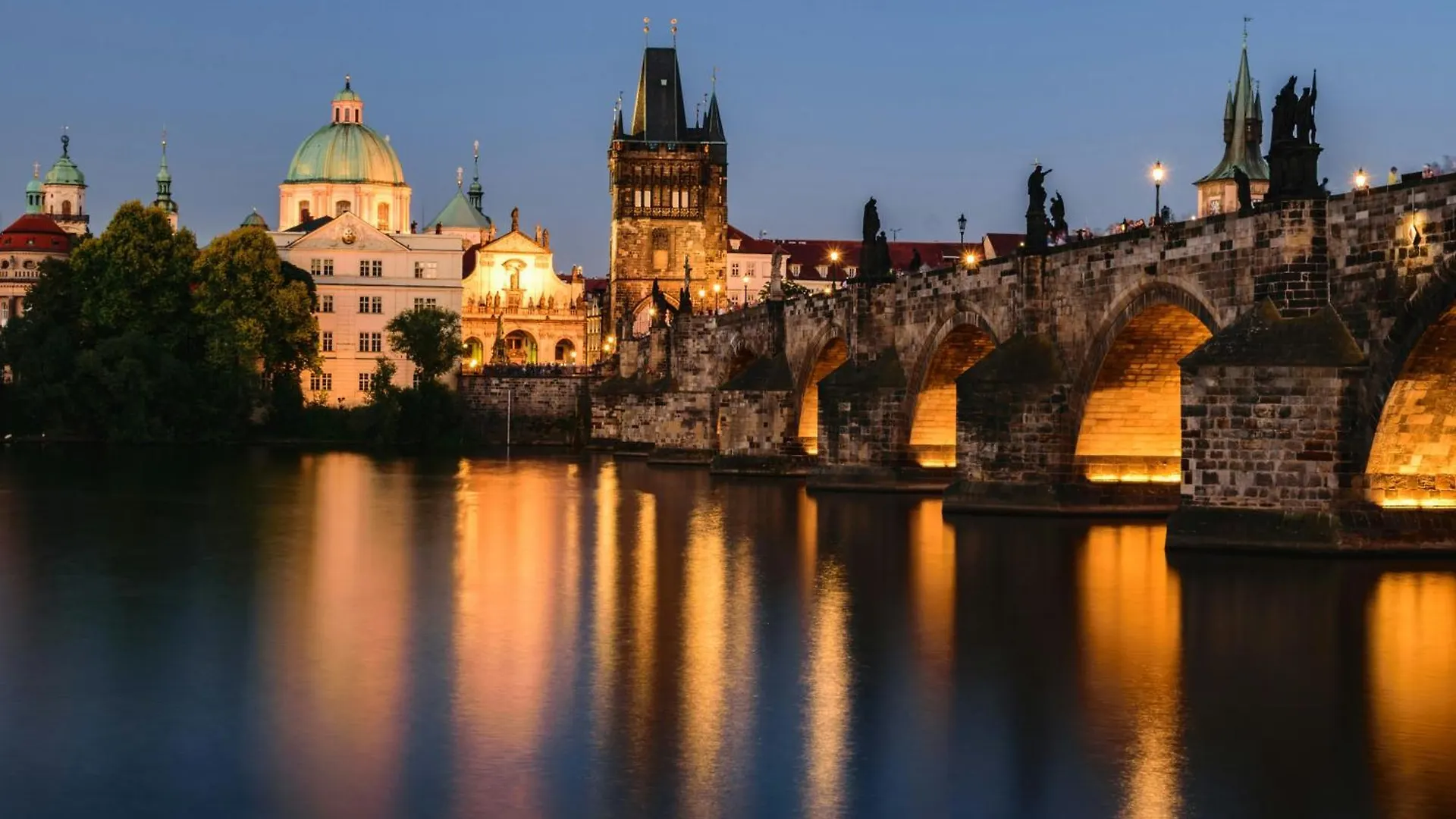 Visit Oomph Apartments Prague Czech Republic