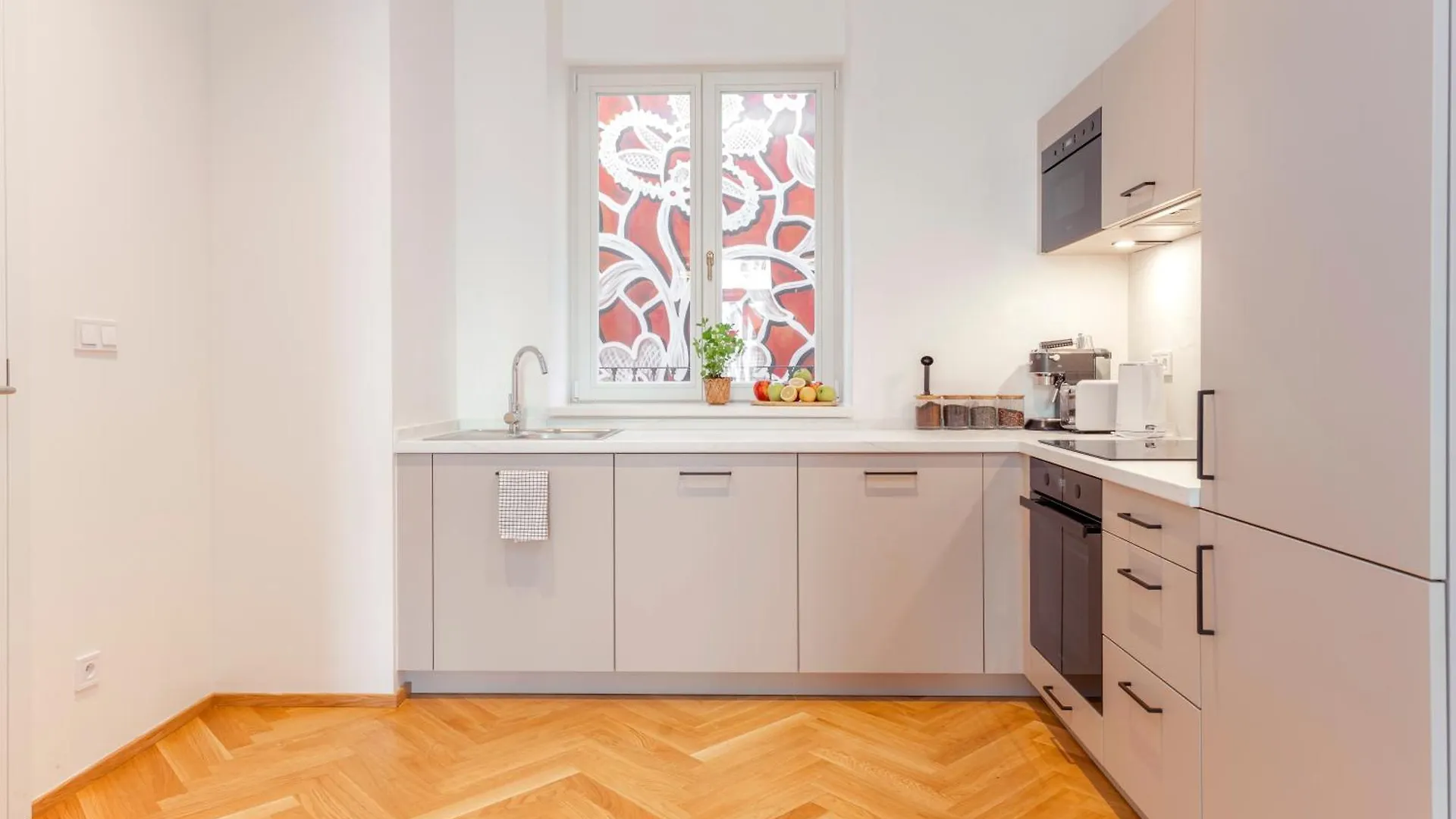 Visit Oomph Apartments Prague 0*,
