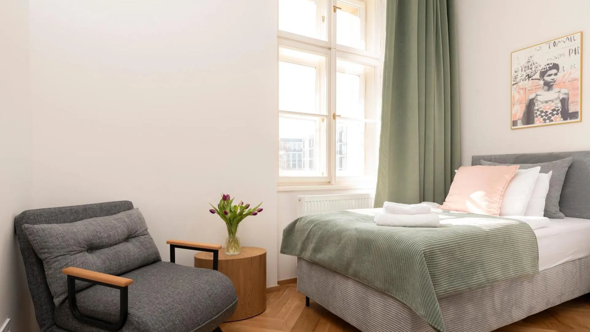 Visit Oomph Apartments Praha