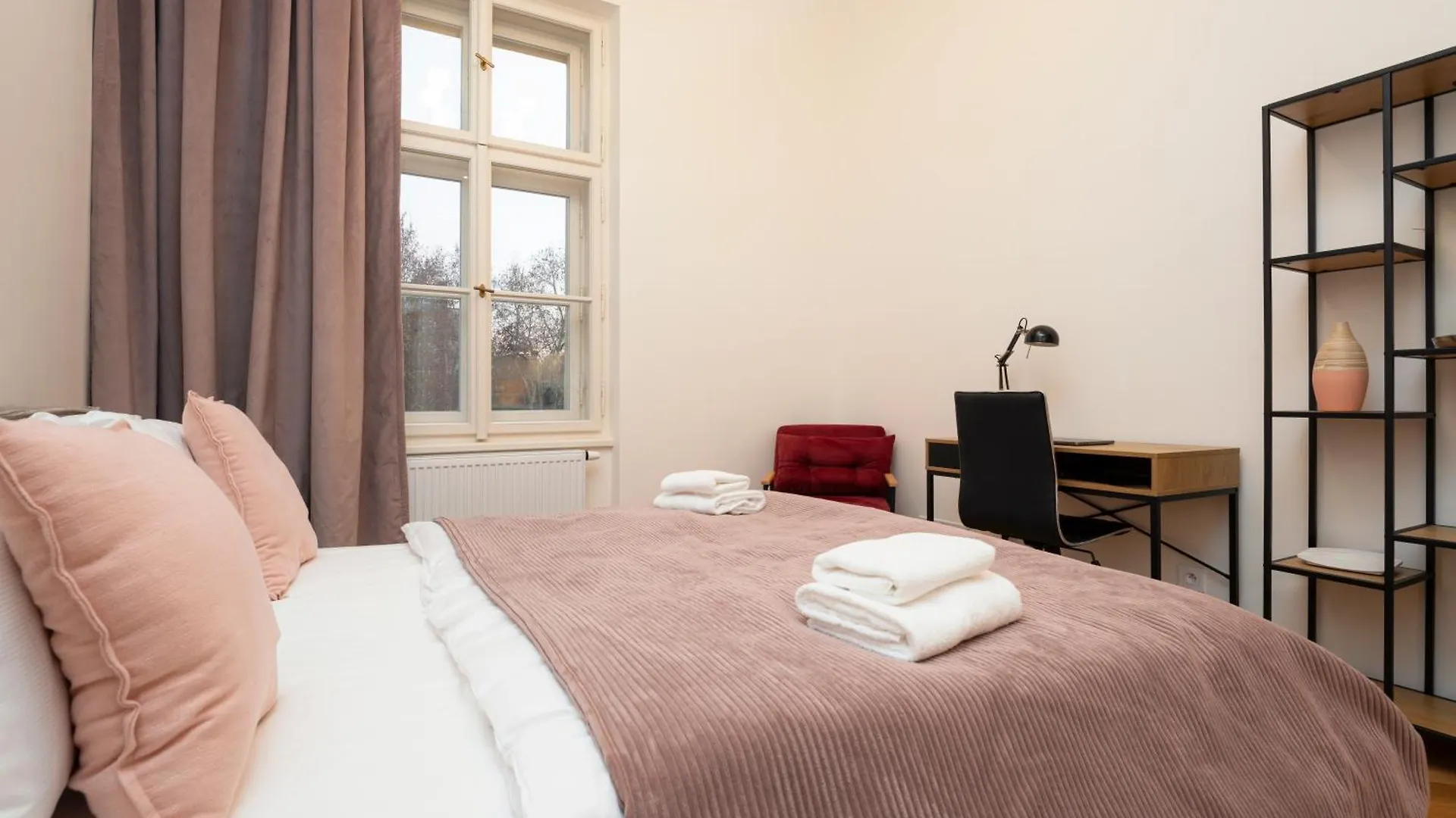 Visit Oomph Apartments 布拉格 0*,  捷克