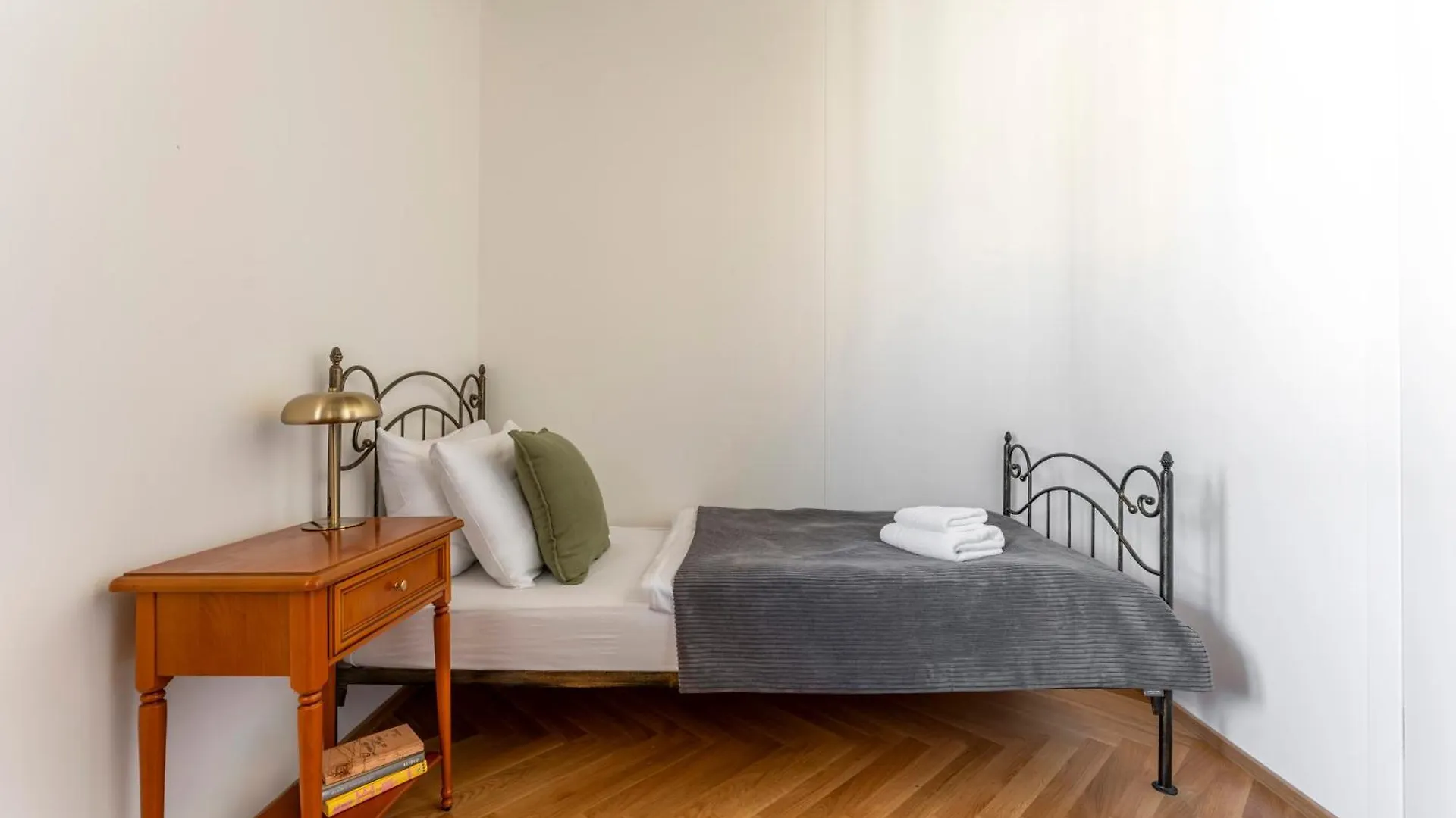 Visit Oomph Apartments Praha