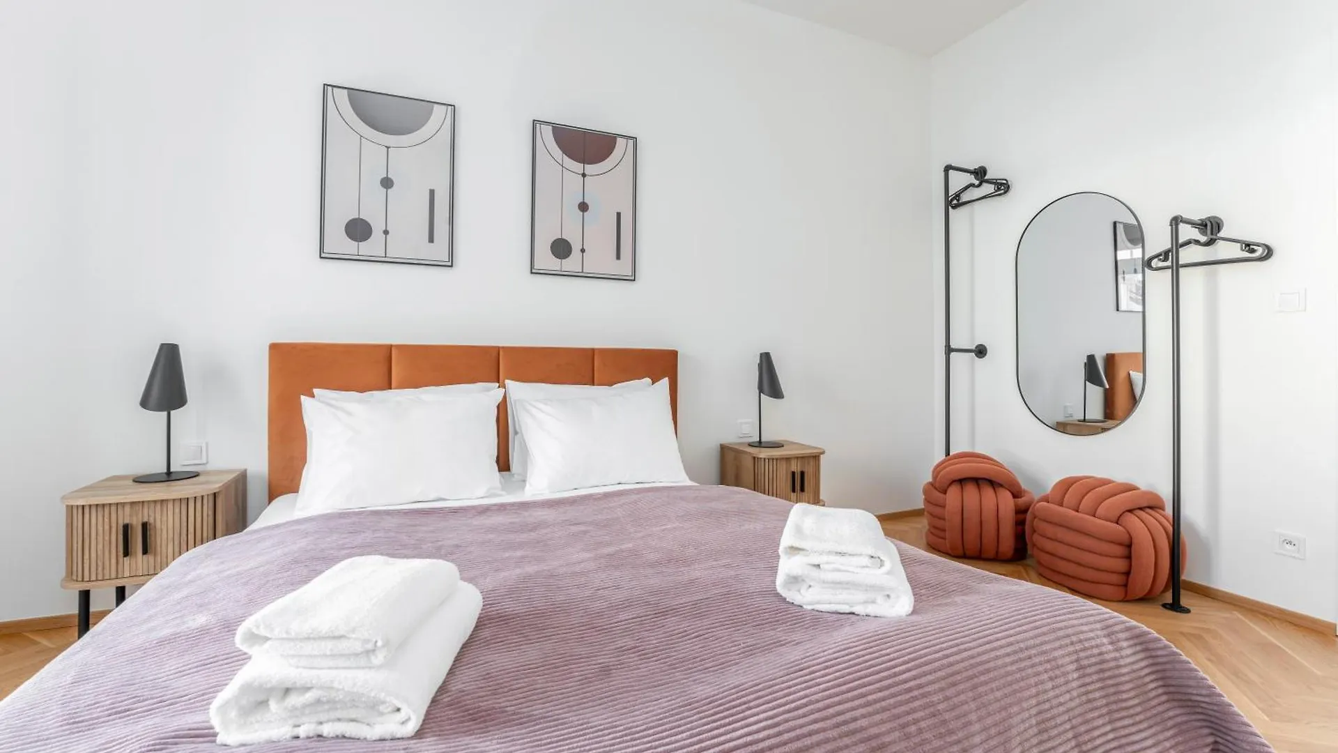 Visit Oomph Apartments Praha 0*,  Česká republika