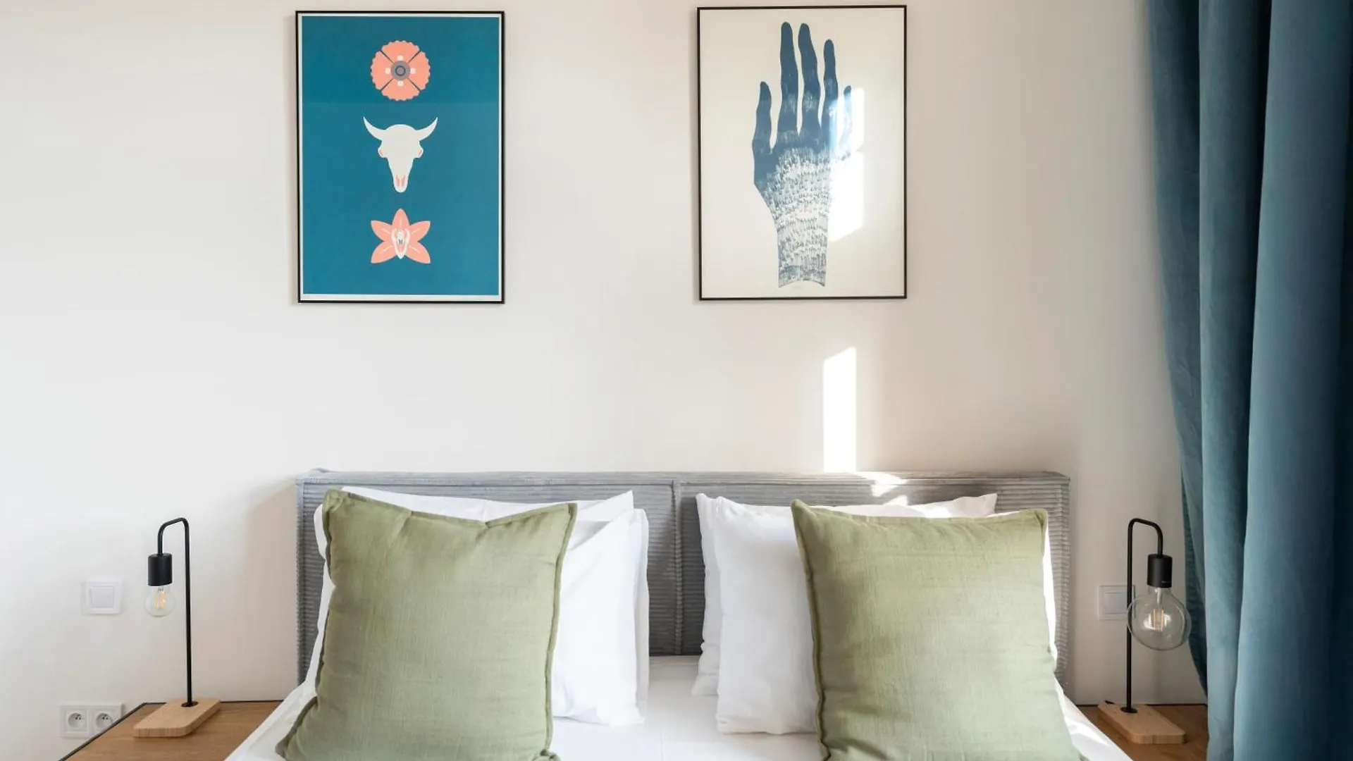 Visit Oomph Apartments Prag