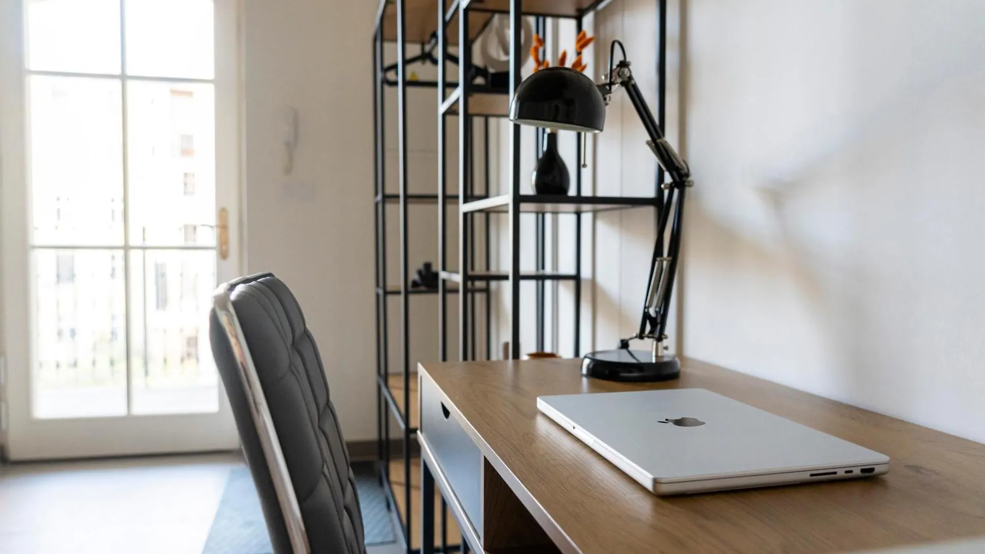Visit Oomph Apartments Prag