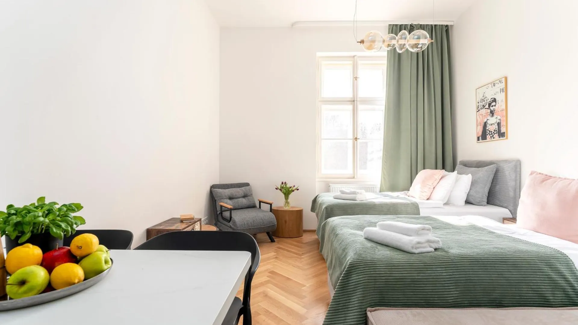 Visit Oomph Apartments Prag