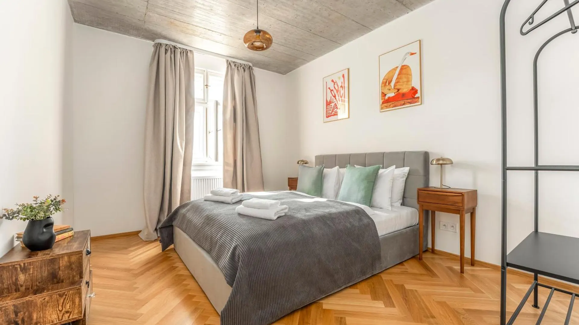 Visit Oomph Apartments Prag 0*,