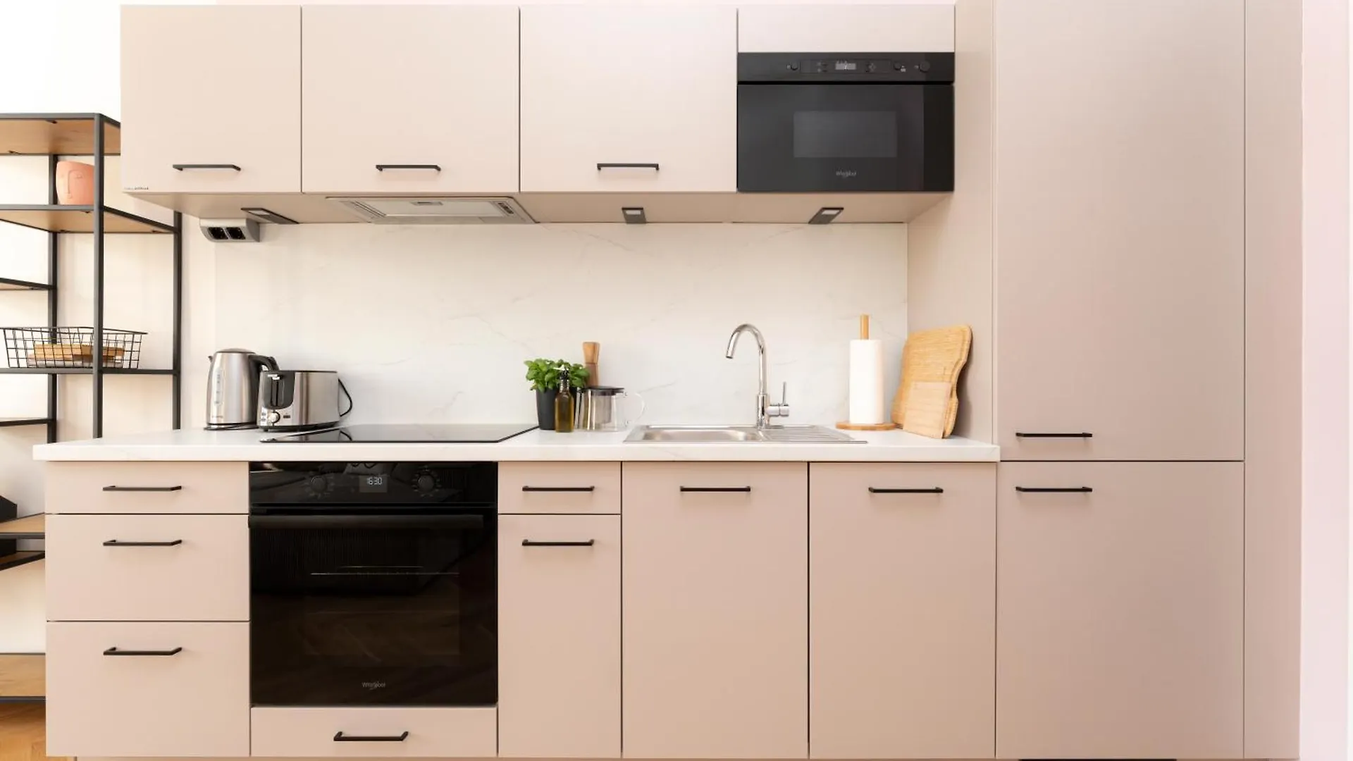 Visit Oomph Apartments Prag