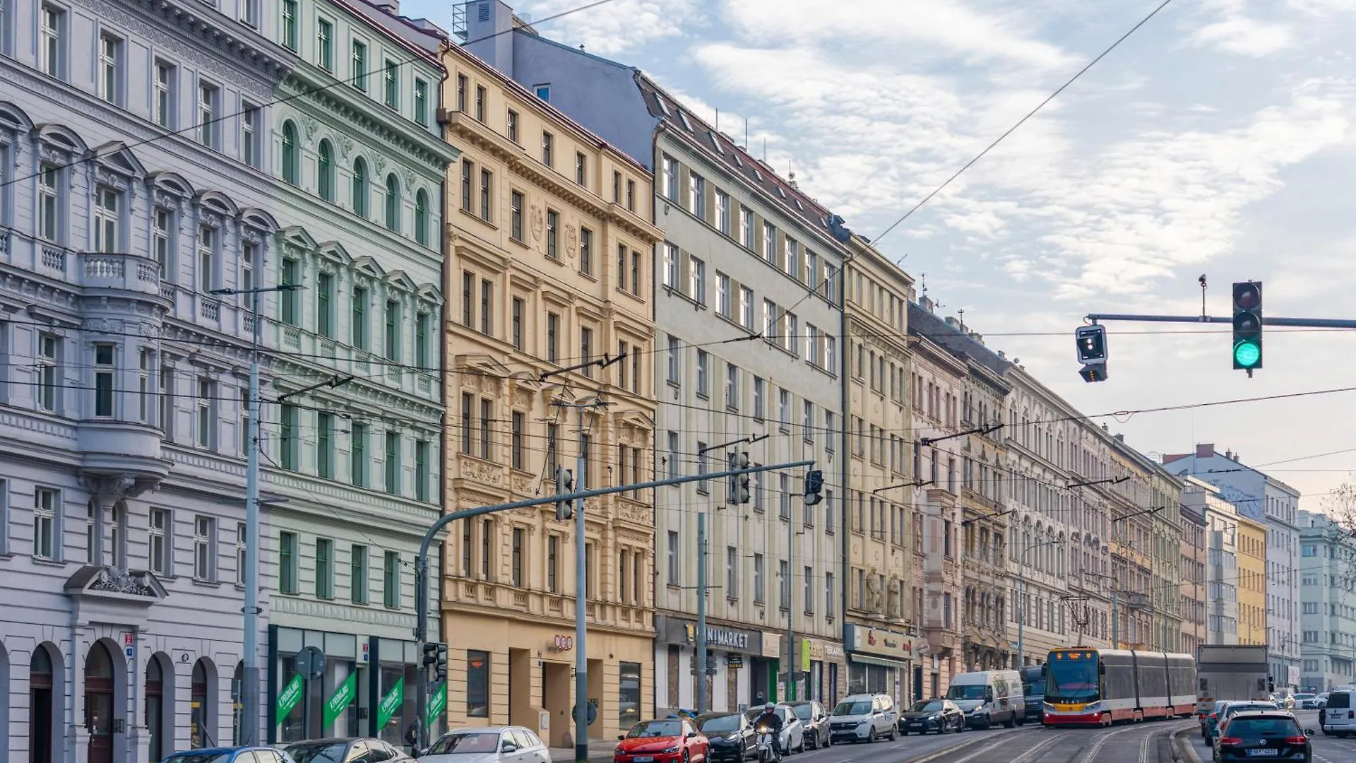 Visit Oomph Apartments Prag