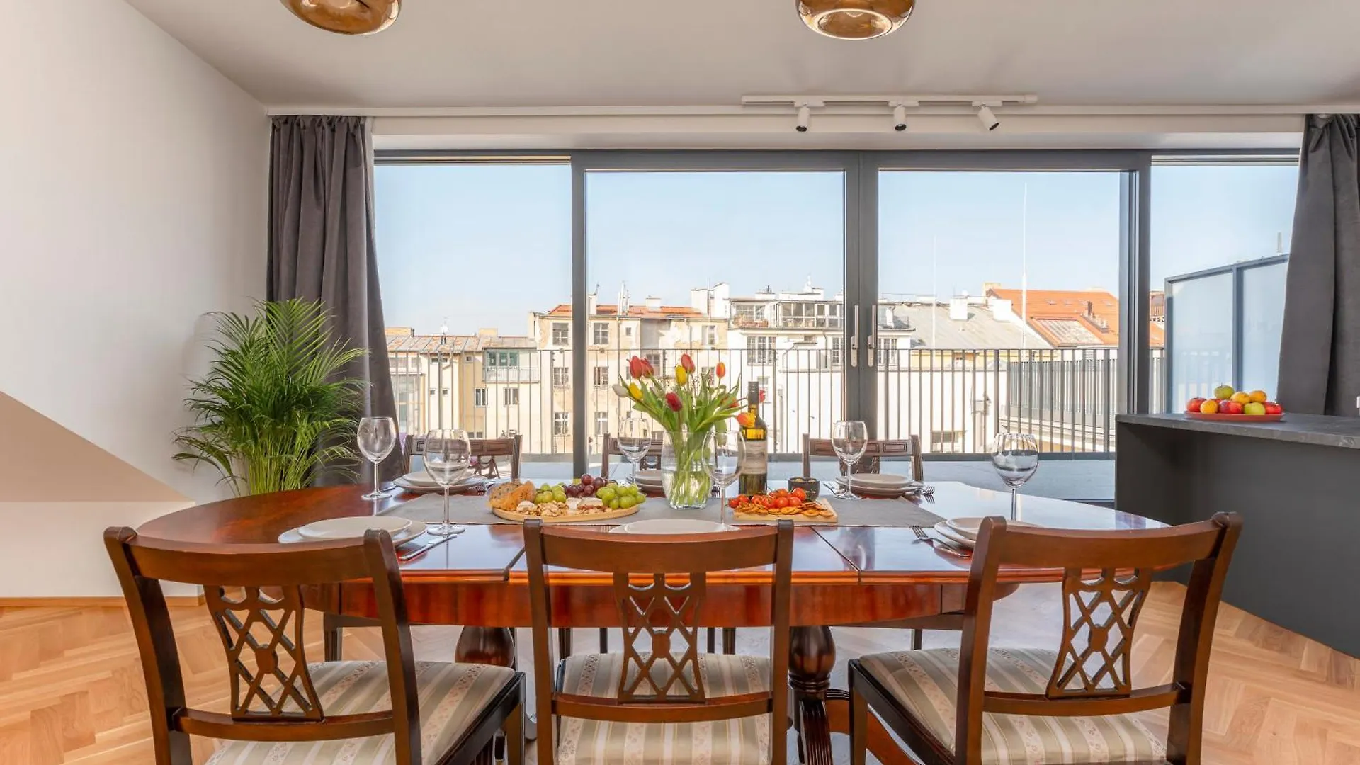 Visit Oomph Apartments Prag
