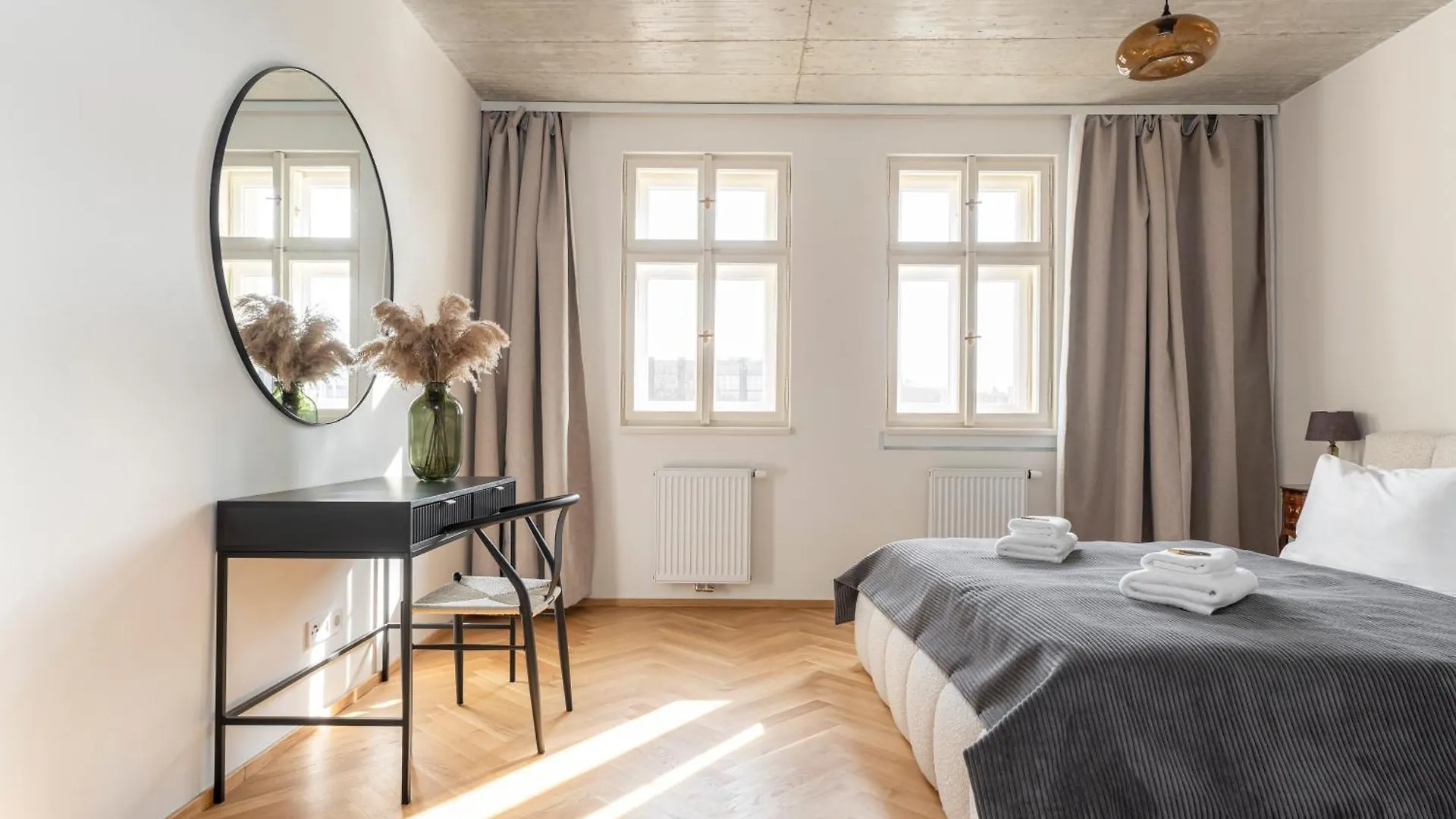 Visit Oomph Apartments Praha 0*,