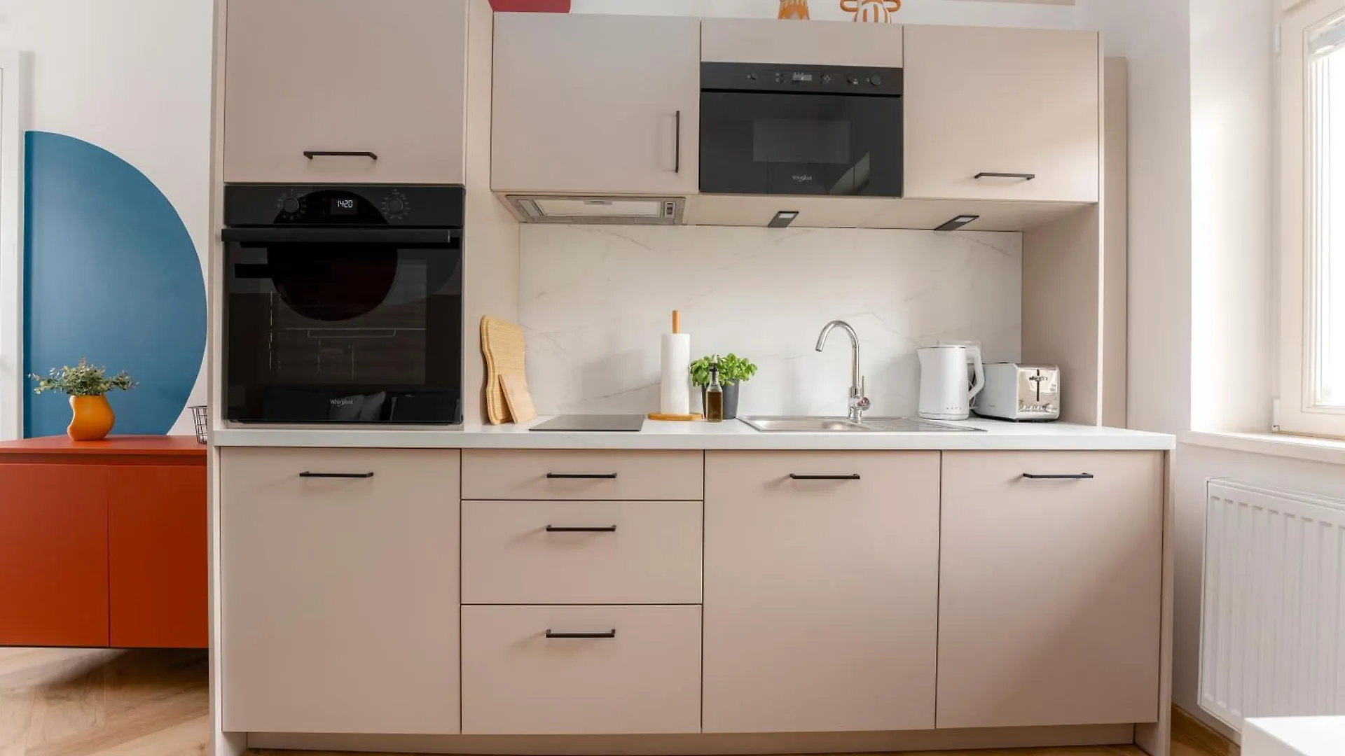 Visit Oomph Apartments Prag