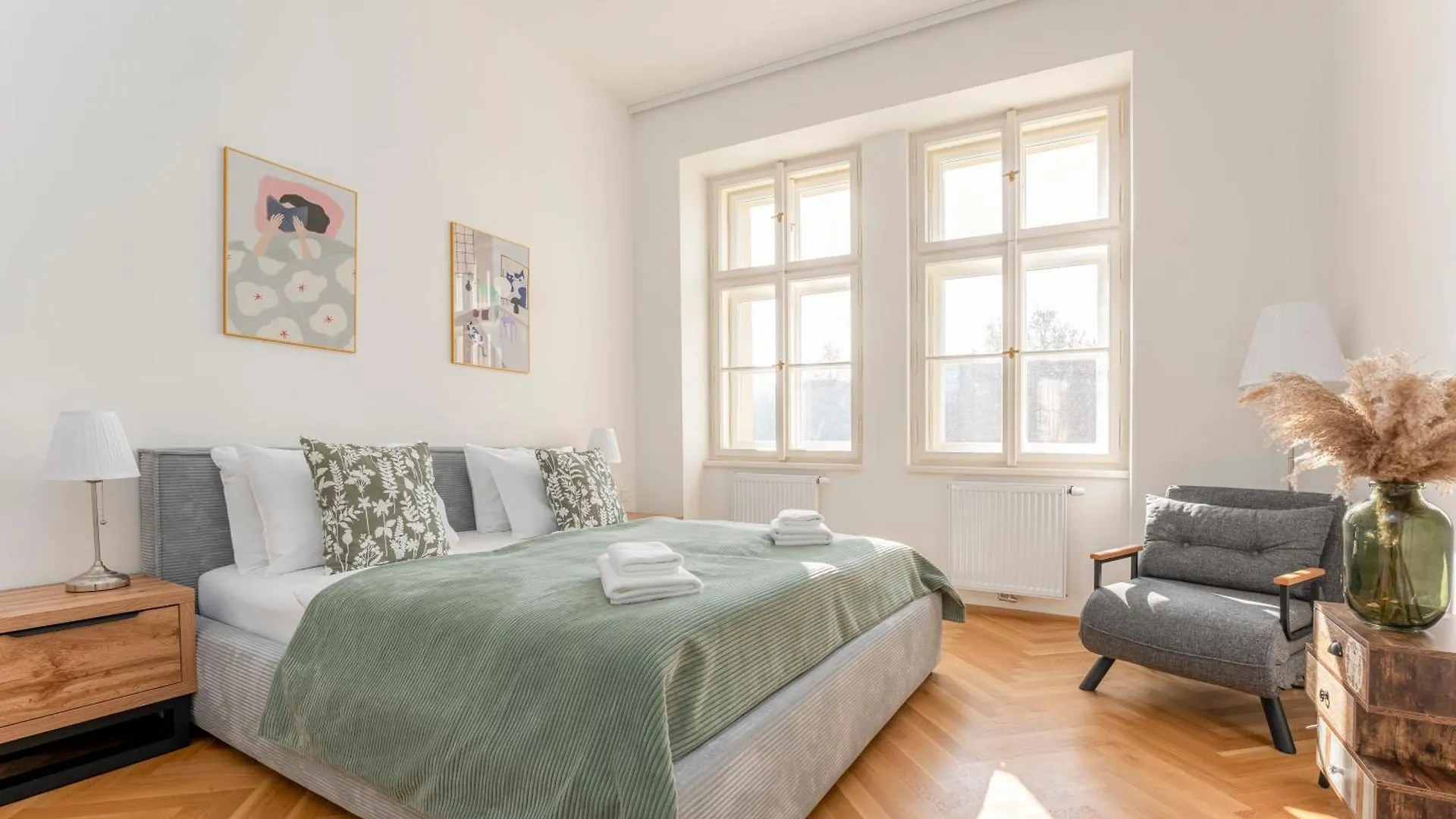 Visit Oomph Apartments Praha