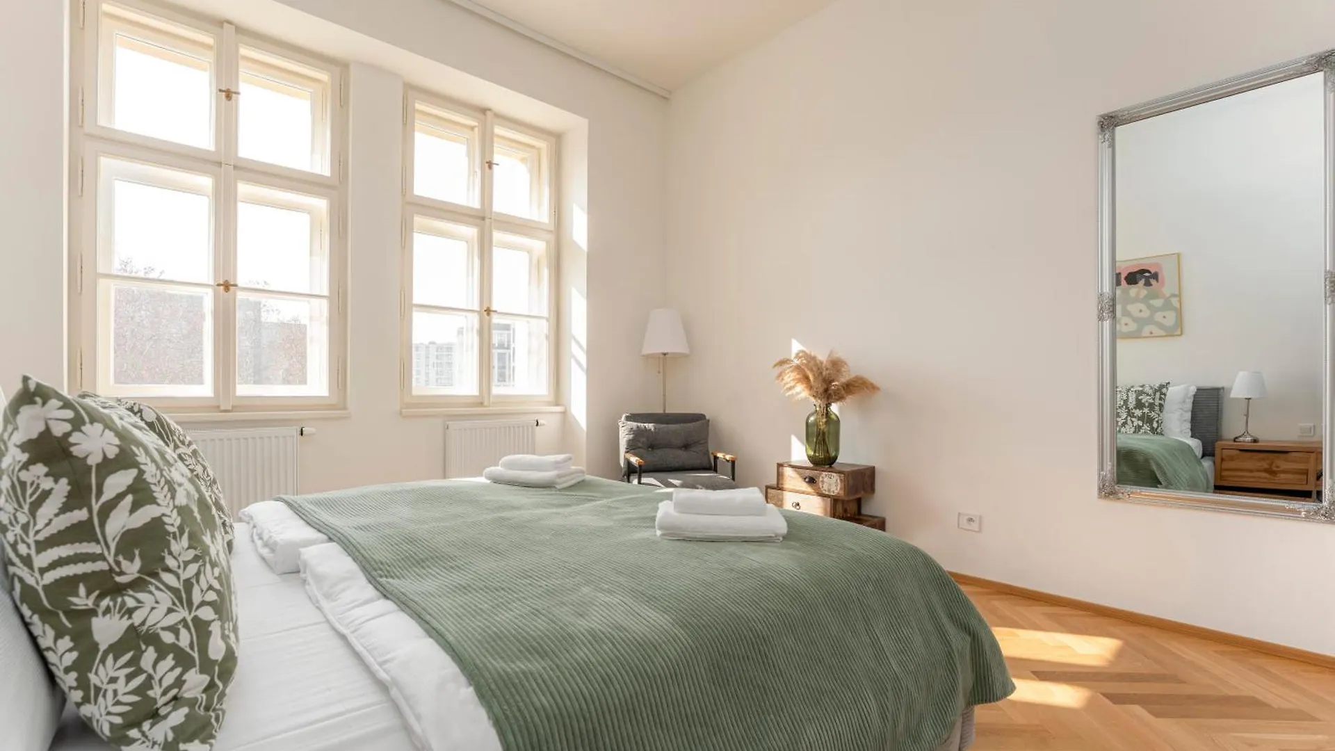 Visit Oomph Apartments Praha