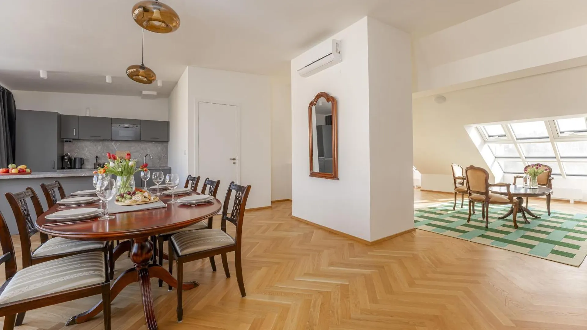 Visit Oomph Apartments Praga República Checa