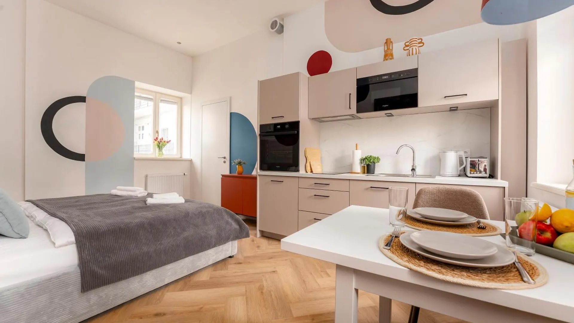 Visit Oomph Apartments Praga