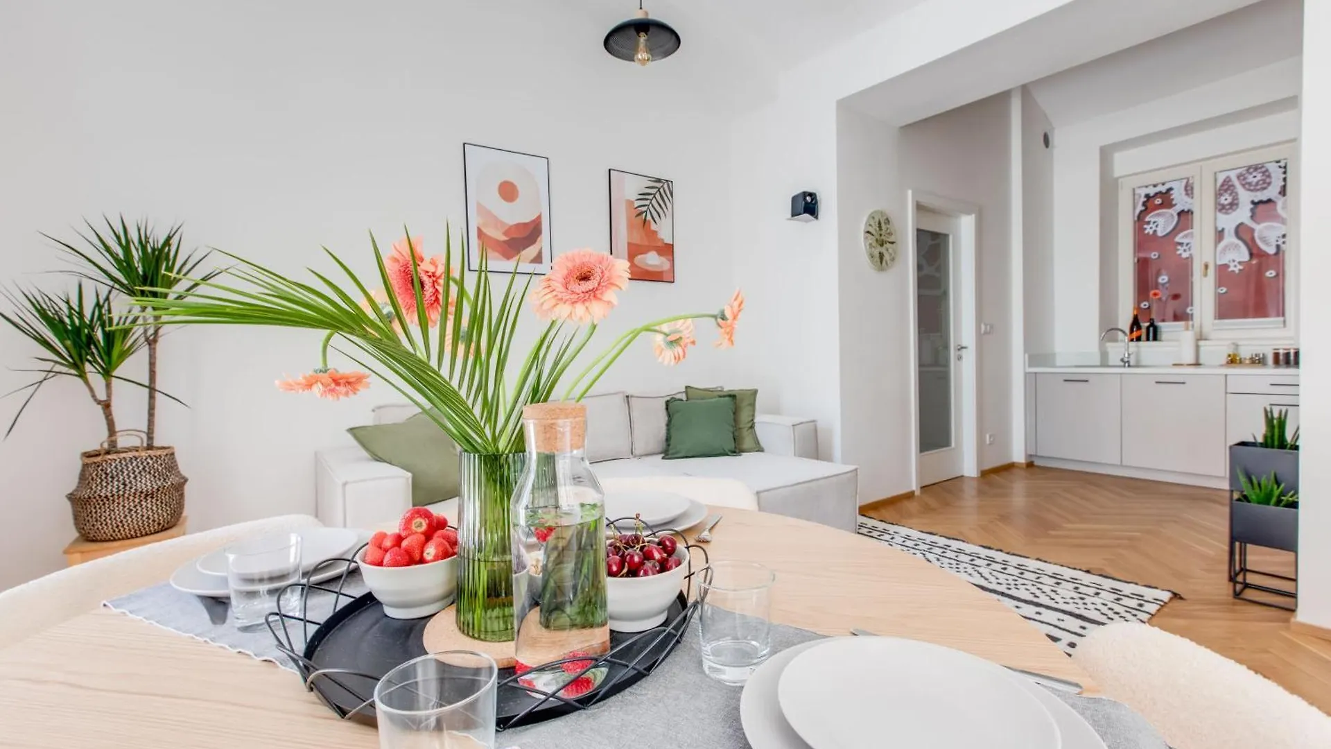 Visit Oomph Apartments Praga