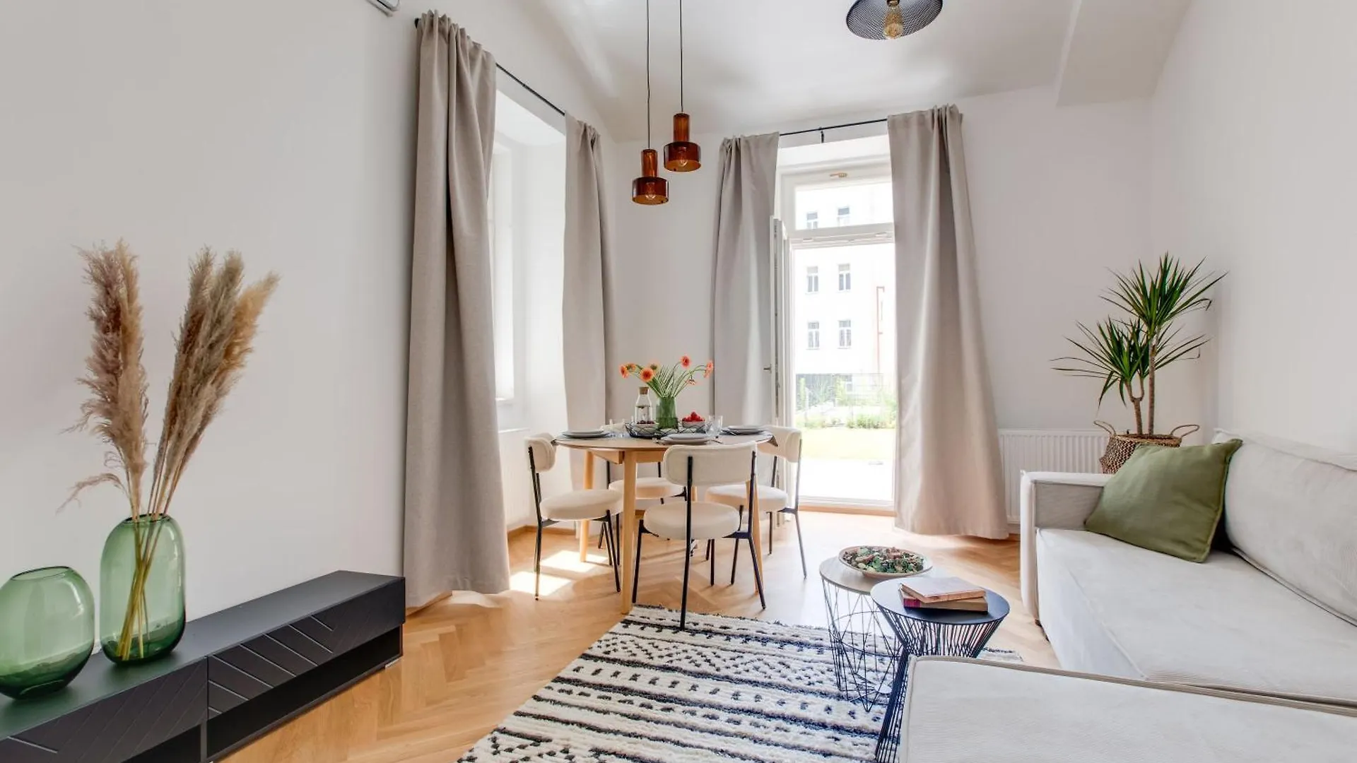 Visit Oomph Apartments Praga República Checa