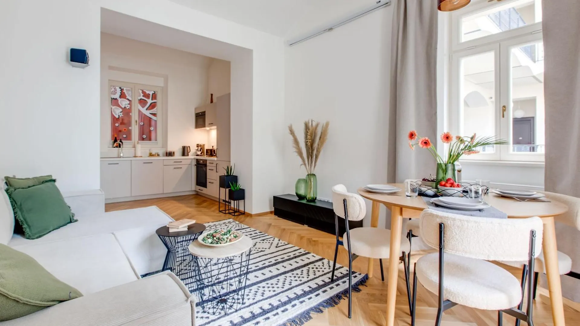 Visit Oomph Apartments Praga